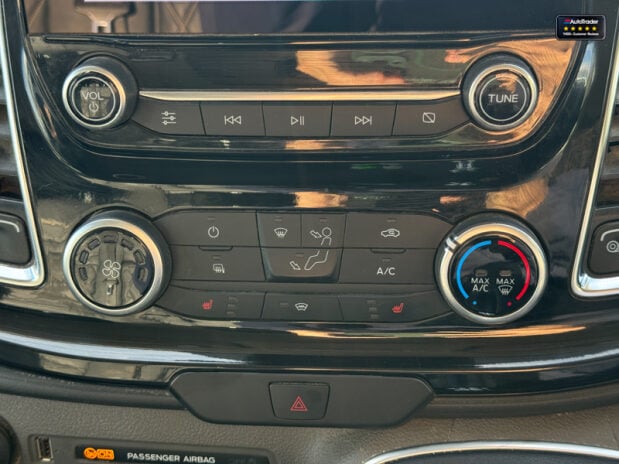 Ford Transit Custom LWB L2H1 Low Roof Limited 300 Air Con Alloys Sensors EURO 6 NO VAT 23