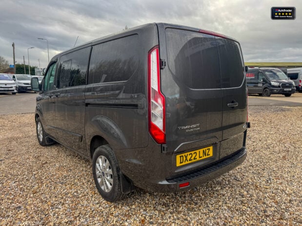 Ford Transit Custom Crew Cab SWB L1H1 Limited 300 Camera Nav Sensors EURO 6 NO VAT 11