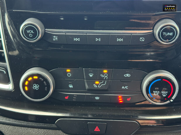 Ford Transit Custom Crew Cab SWB L1H1 Limited 300 Camera Nav Sensors EURO 6 NO VAT 38