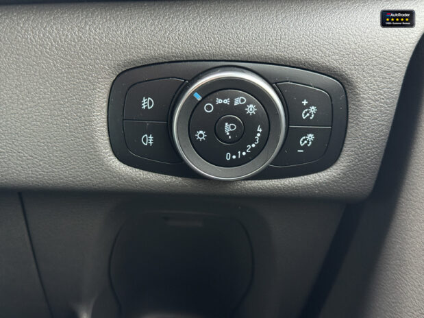 Ford Transit Custom Crew Cab SWB L1H1 Limited 300 Camera Nav Sensors EURO 6 NO VAT 27