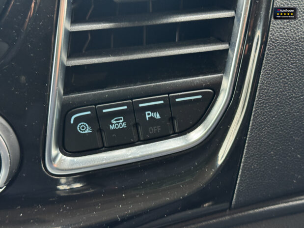 Ford Transit Custom Crew Cab SWB L1H1 Limited 300 Camera Nav Sensors EURO 6 NO VAT 40