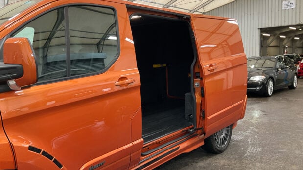 Ford Transit Custom MS-RT SWB L1H1 Limited 320 Air Con Alloys Nav Sensors EURO 6 NO VAT 8