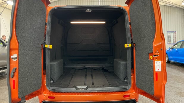 Ford Transit Custom MS-RT SWB L1H1 Limited 320 Air Con Alloys Nav Sensors EURO 6 NO VAT 5