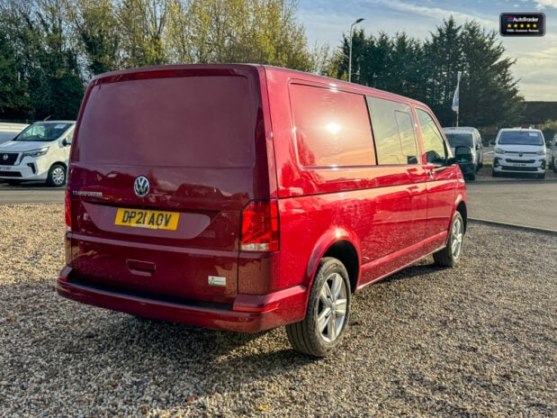 Volkswagen Transporter Crew Cab LWB L2H1 Highline T32 Air Con Alloys Camera Cruise Nav EURO 6 7