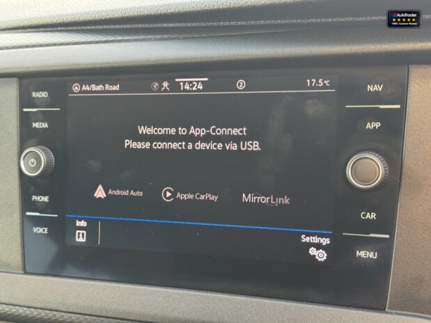 Volkswagen Transporter Crew Cab LWB L2H1 Highline T32 Air Con Alloys Camera Cruise Nav EURO 6 32