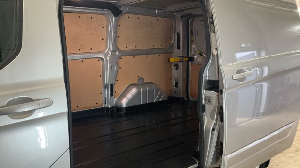 Ford Transit Custom AUTO SWB L1H1 Low Roof 170ps Limited 320 Air Con Alloys Camera Sensors EURO 8