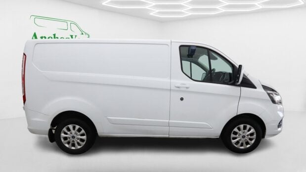 Ford Transit Custom SWB L1H1 Low Roof Limited 300 Air Con Alloys Sensors EURO 6 3