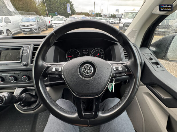 Volkswagen Transporter Crew Cab SWB L1H1 Highline Kombi T30 Air Con Alloys Sensors EURO 6 NO VAT 18