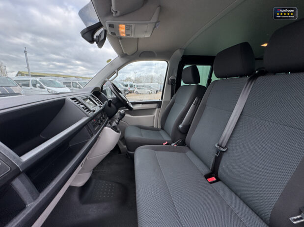 Volkswagen Transporter Crew Cab SWB L1H1 Highline Kombi T30 Air Con Alloys Sensors EURO 6 NO VAT 15