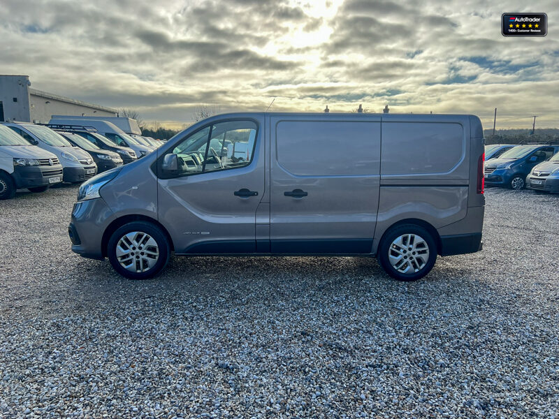 2016 RENAULT TRAFIC