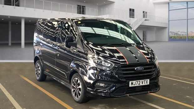Ford Transit Custom Crew Cab AUTO SWB L1H1 Low Roof Sport 320 Air Con Alloys Nav Sensors EURO 6 2