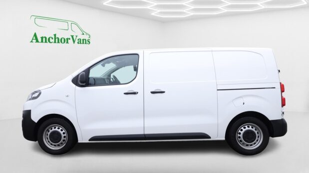 Citroen Dispatch MWB L2H1 Enterprise Pro 1000 Air Con Camera Sensors EURO 6 NO VAT 7