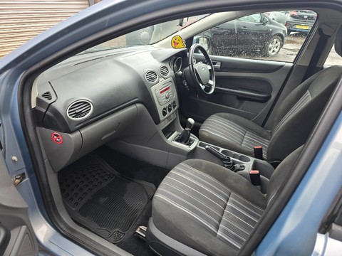 Ford Focus 1.6 STYLE 4