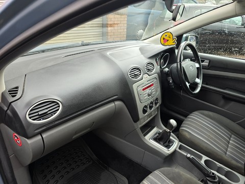 Ford Focus 1.6 STYLE 5