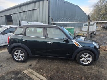 Mini Countryman COOPER D ALL4 1