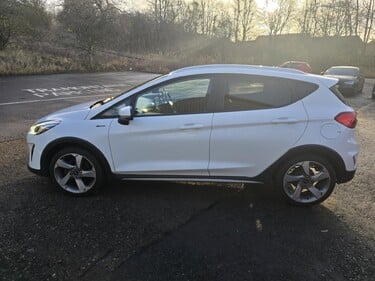 Ford Fiesta ACTIVE X 1