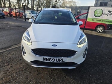 Ford Fiesta ACTIVE X 3