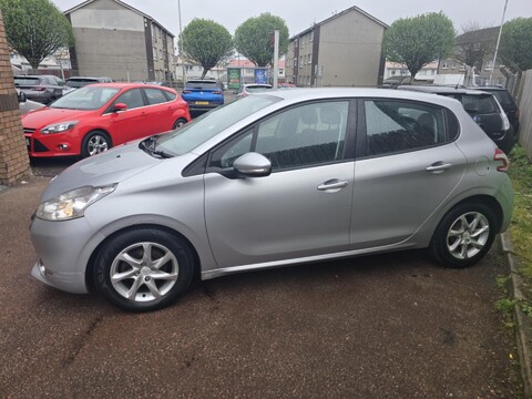 Peugeot 208 ACTIVE 7