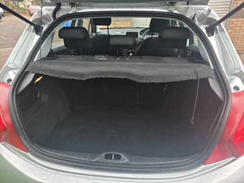 Peugeot 208 ACTIVE 8
