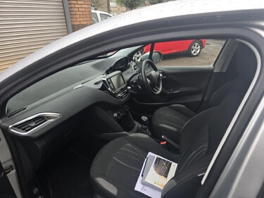 Peugeot 208 ACTIVE 1