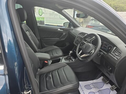 Volkswagen Tiguan R-LINE TSI DSG 10