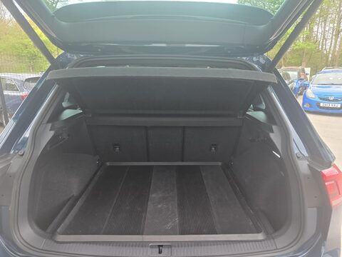 Volkswagen Tiguan R-LINE TSI DSG 11