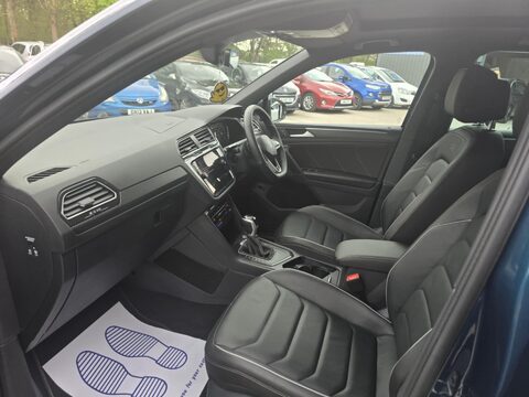 Volkswagen Tiguan R-LINE TSI DSG 13