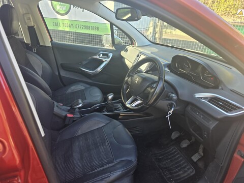 Peugeot 2008 BLUE HDI S/S ALLURE 6