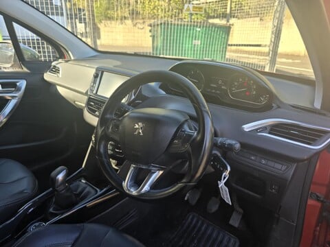 Peugeot 2008 BLUE HDI S/S ALLURE 7