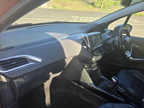 Peugeot 2008 BLUE HDI S/S ALLURE 8