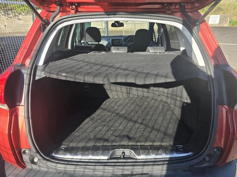 Peugeot 2008 BLUE HDI S/S ALLURE 9