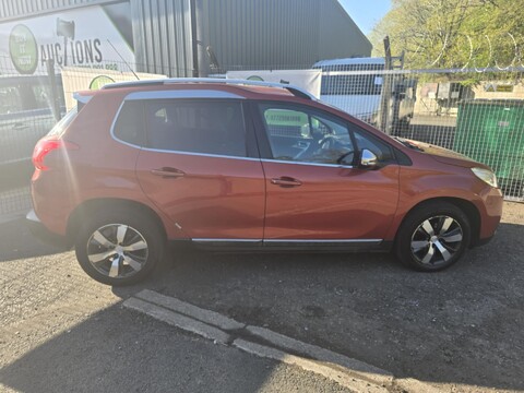 Peugeot 2008 BLUE HDI S/S ALLURE 10