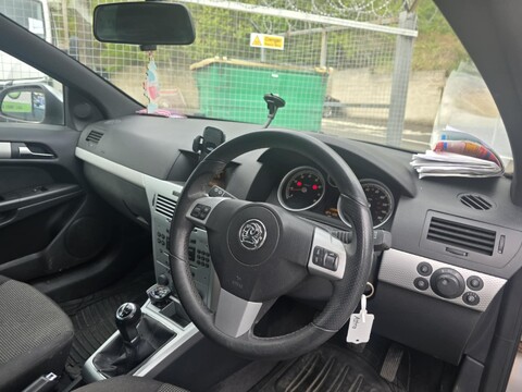 Vauxhall Astra SRI 9