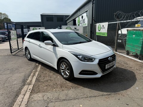 Hyundai i40 CRDI SE NAV BLUE DRIVE 1