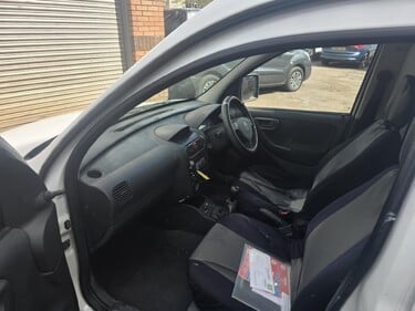 Vauxhall Combo 2000 CDTI 4