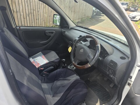 Vauxhall Combo 2000 CDTI 2
