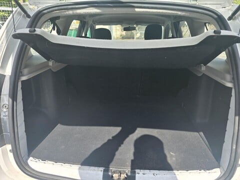 Dacia Duster LAUREATE DCI 4WD 11
