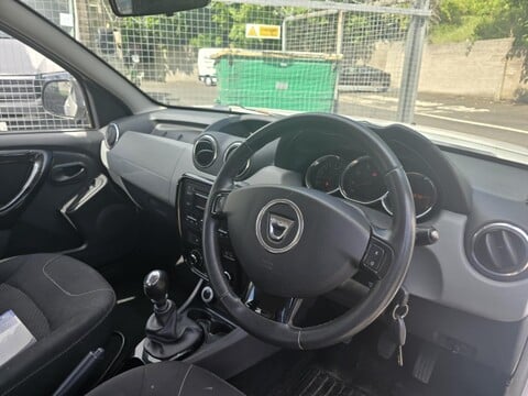 Dacia Duster LAUREATE DCI 4WD 13