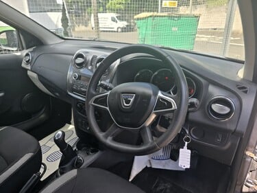 Dacia Sandero Stepway ESSENTIAL TCE 2