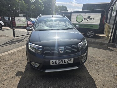 Dacia Sandero Stepway ESSENTIAL TCE 4