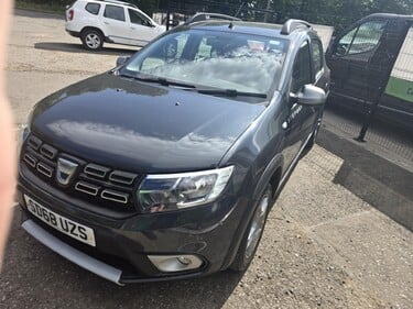 Dacia Sandero Stepway ESSENTIAL TCE 3