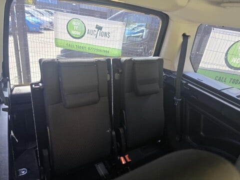 Land Rover Discovery 4 TDV6 GS 11