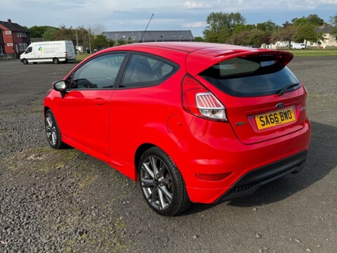 Ford Fiesta ST-LINE 2