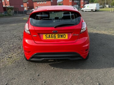 Ford Fiesta ST-LINE 2