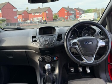 Ford Fiesta ST-LINE 3