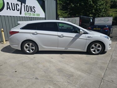 Hyundai i40 CRDI STYLE BLUE DRIVE 1
