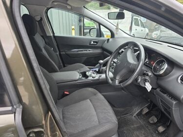 Peugeot 3008 SPORT HDI 3