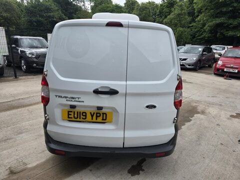 Ford Transit Courier TREND TDCI 8