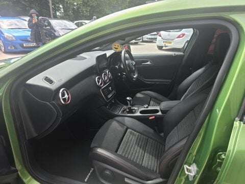 Mercedes-Benz A Class A 180 AMG LINE PREMIUM 10