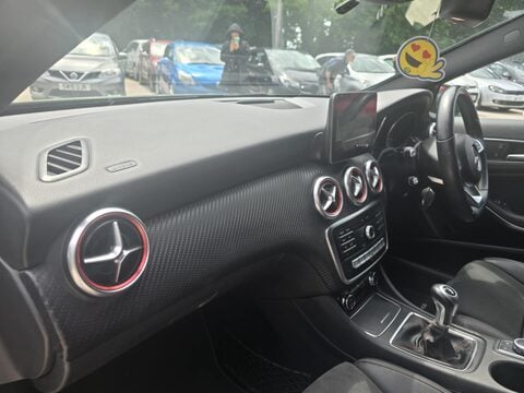 Mercedes-Benz A Class A 180 AMG LINE PREMIUM 13